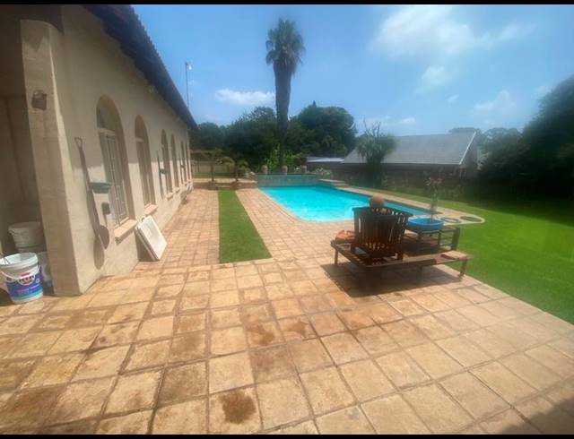 5 BEDROOM HOUSE FOR SALE IN CLUBVILLE